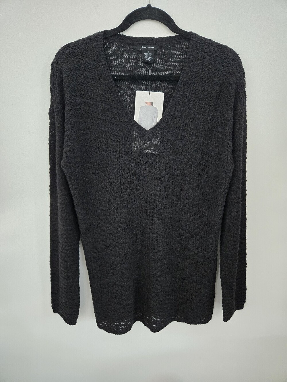 Calvin Klein Jeans Black Textured V-Neck Pullover Sweater. Size Medium. New.